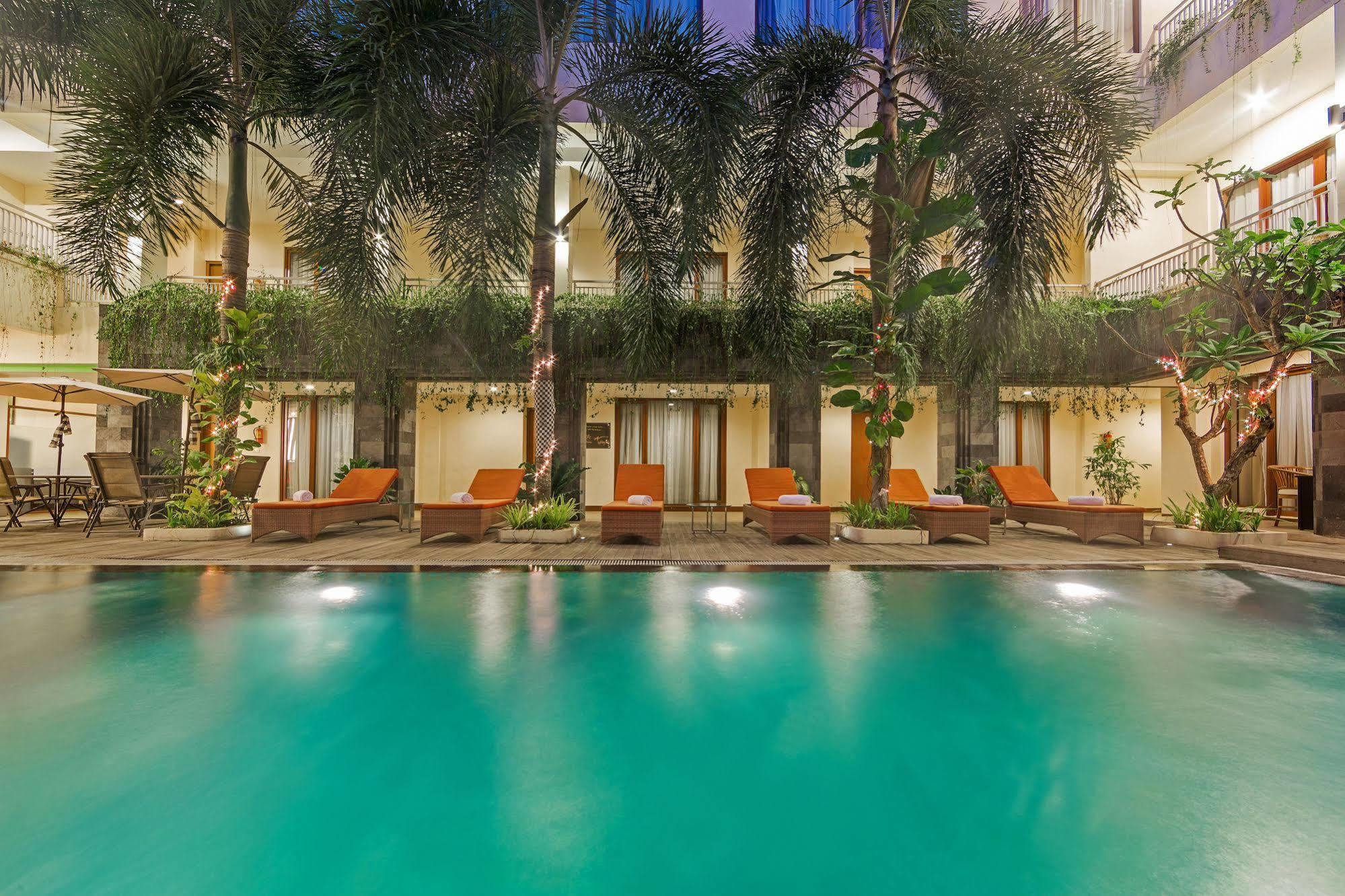 Zen Rooms Kuta Tuban Suites Eksteriør billede