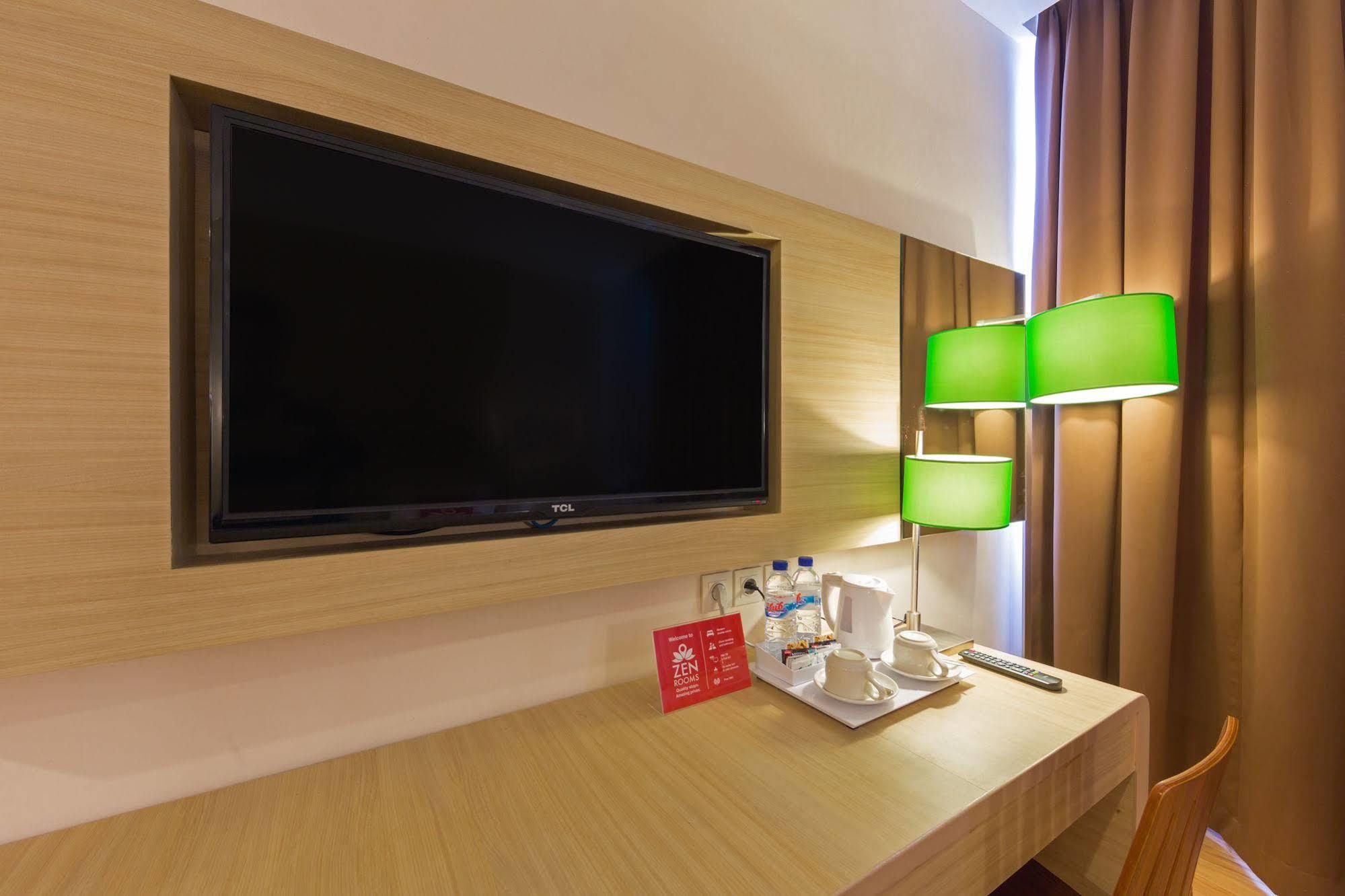 Zen Rooms Kuta Tuban Suites Eksteriør billede