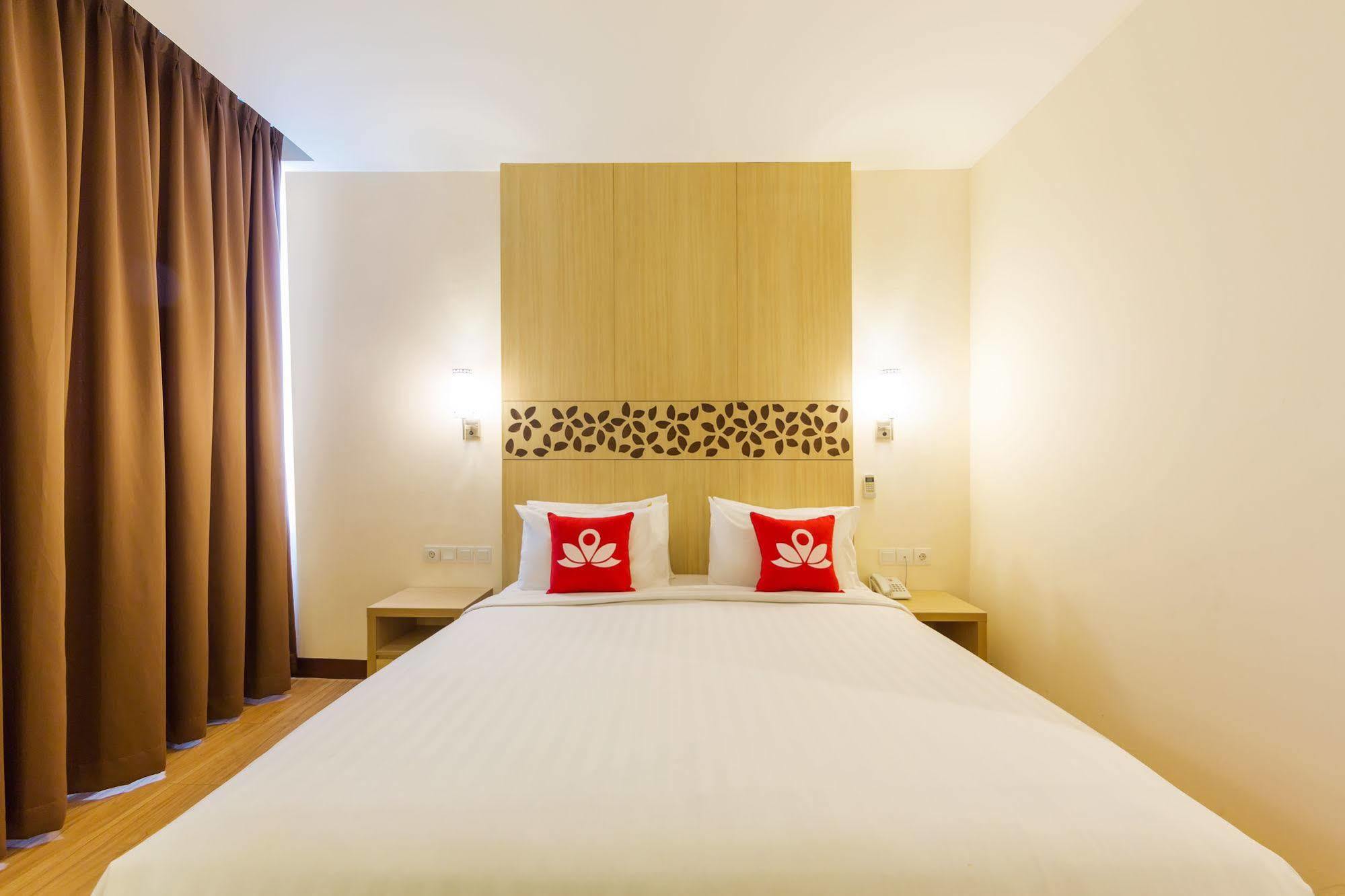 Zen Rooms Kuta Tuban Suites Eksteriør billede