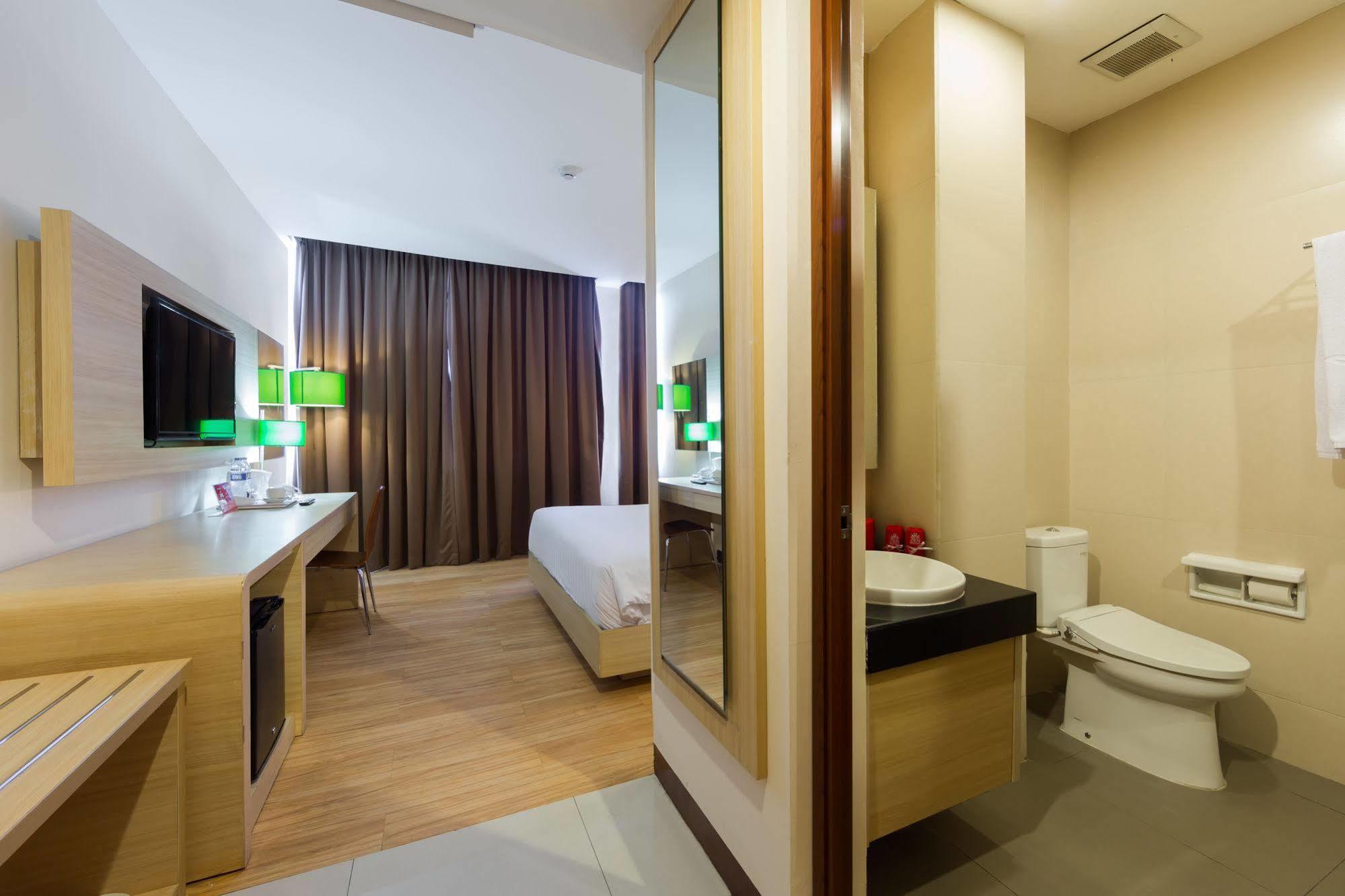 Zen Rooms Kuta Tuban Suites Eksteriør billede