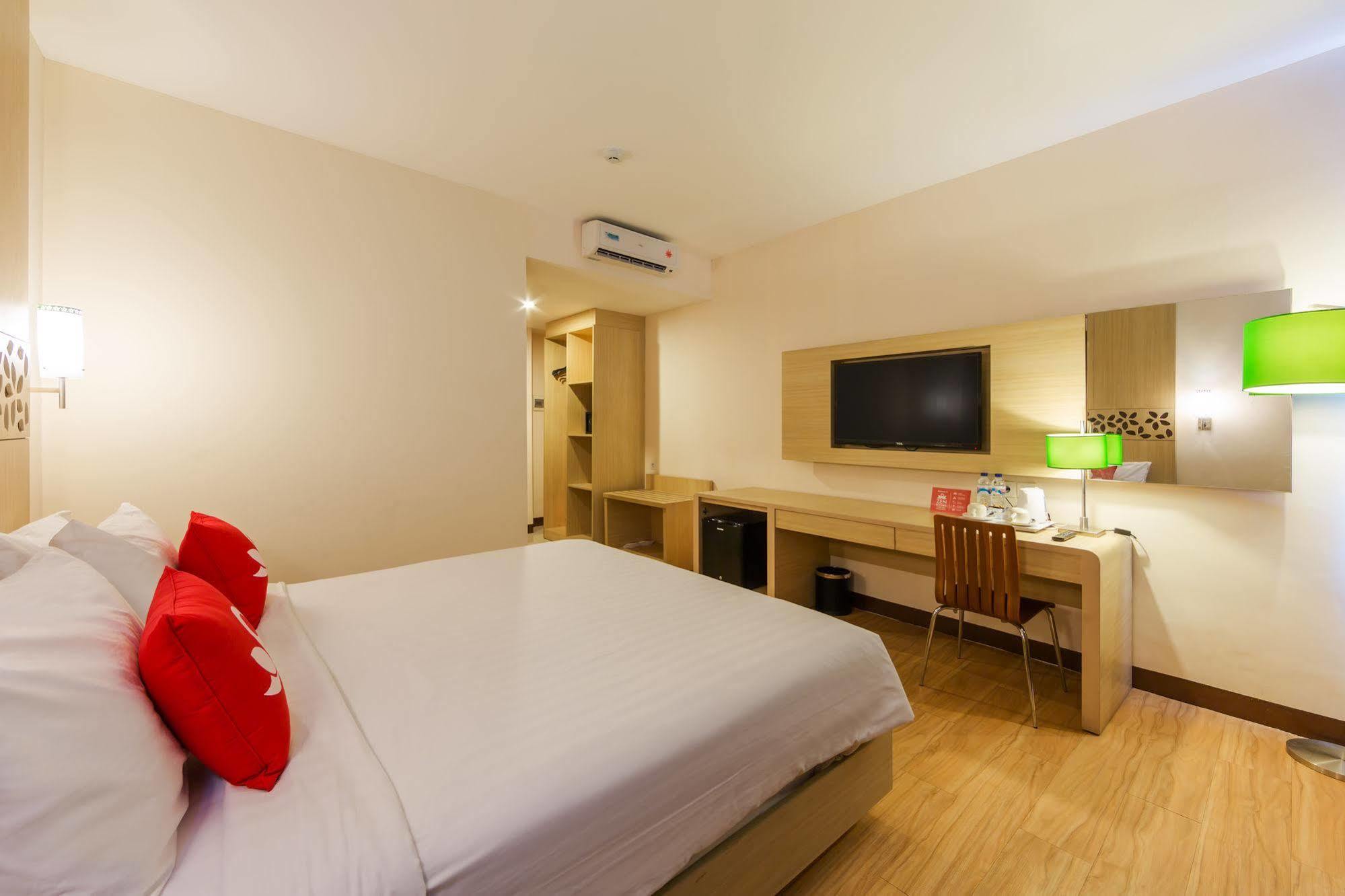 Zen Rooms Kuta Tuban Suites Eksteriør billede