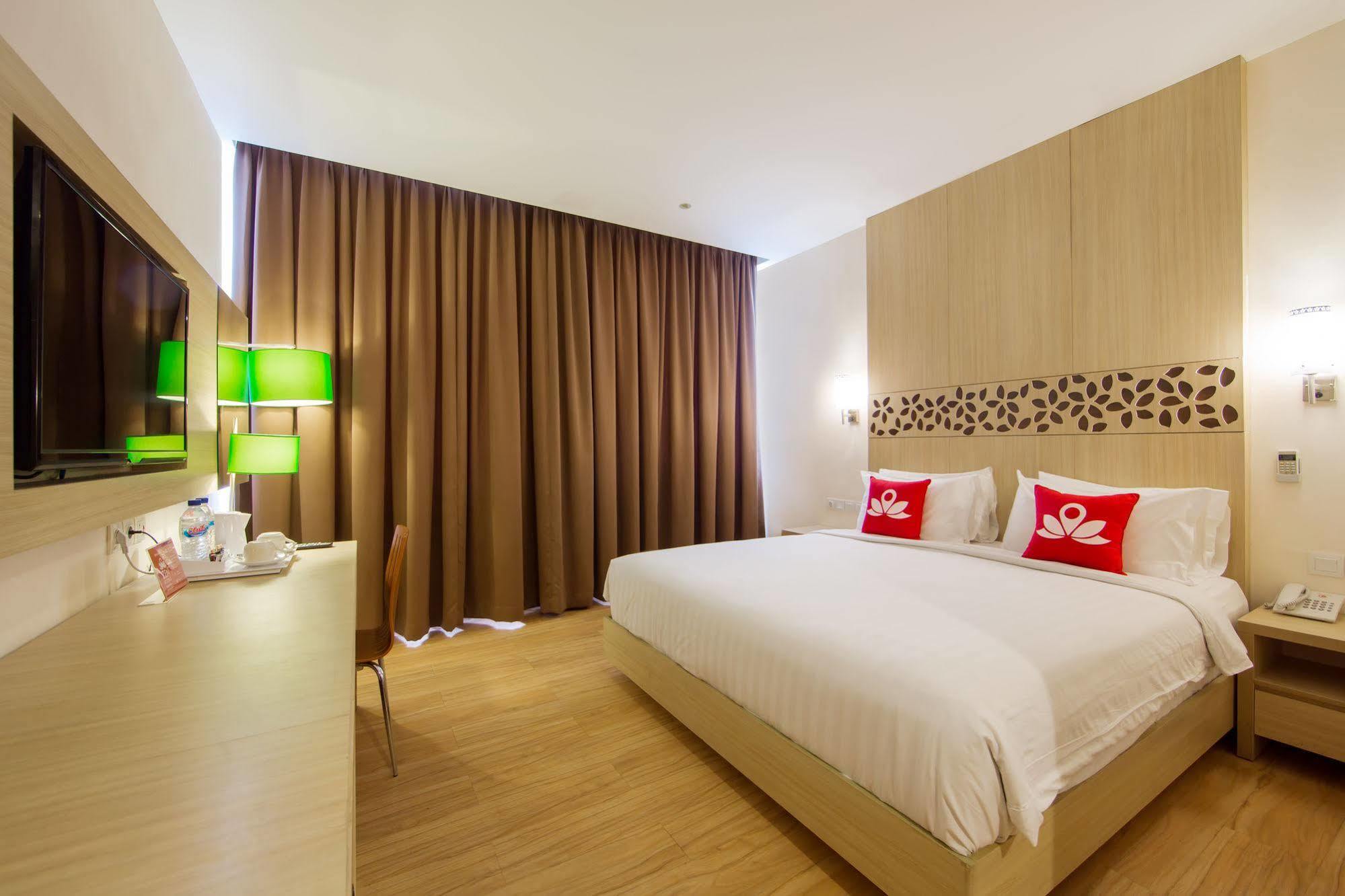 Zen Rooms Kuta Tuban Suites Eksteriør billede